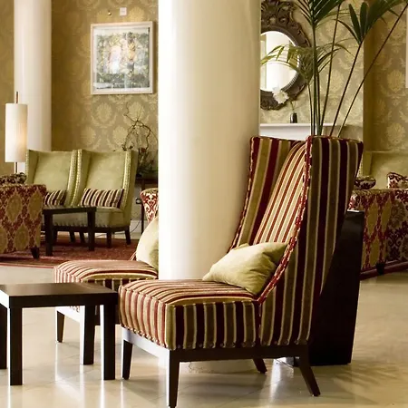 Hotell Grand 4*